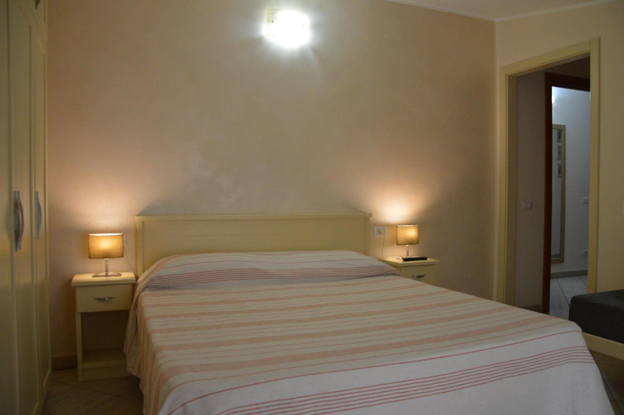 B&B E Casa Vacanza Al Castello Roccella Ionica Extérieur photo