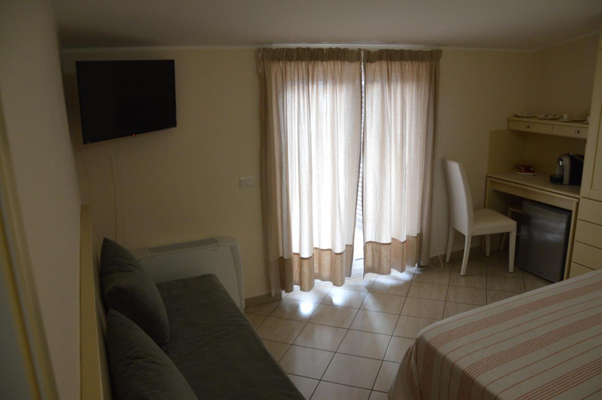 B&B E Casa Vacanza Al Castello Roccella Ionica Extérieur photo