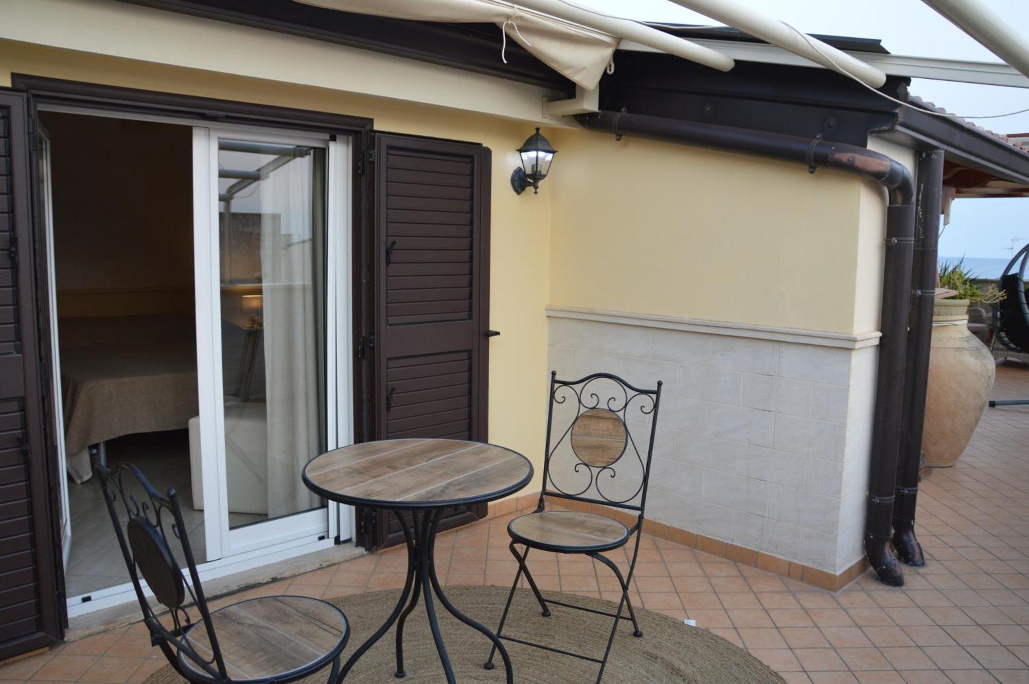 B&B E Casa Vacanza Al Castello Roccella Ionica Extérieur photo